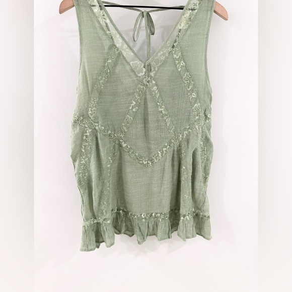 Easel Lace Detail Boho Tank Green Size Small - Picture 3 of 5